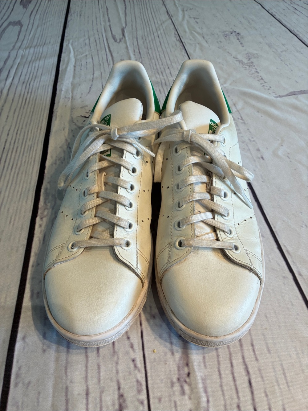 ladidas Men’s White Leather Stan Smith Sneakers with Green Heal